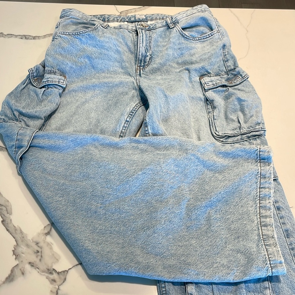 Bershka Trending Cargo Jeans Size 10